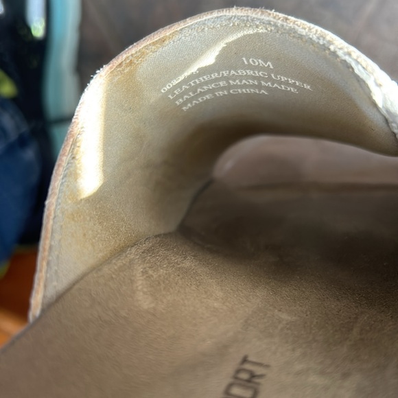 Women’s size 10 leather upper slides - Picture 3 of 3